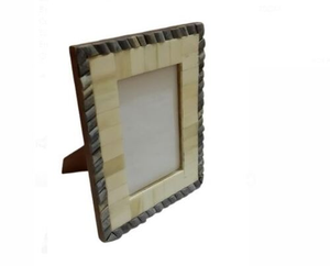 Cadre photo artisanal en os incrusté à rayures noires et blanches, design rectangulaire vertical de 4x4 à 8x10 pouces pour décoration de table - Product Image 5