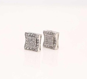 Boucles d'oreilles clous en moissanite pour femme, exportateur indien, bijoux de luxe étincelants pour mariée, cadeau à vendre - Product Image 3