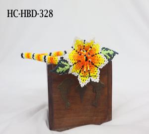 Diadema Artesanal con Cuentas Florales y Detalle de Hojas, Accesorio de Pelo Moderno para Niñas y Mujeres, Ideal para Fiestas - Product Image 5