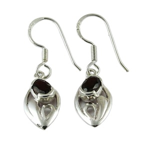 Boucles d'oreilles en argent sterling 925 avec pierre grenat, design simple, forme marquise, style bohème, pour femmes et unisexe, pour mariage et fiançailles - Product Image 1