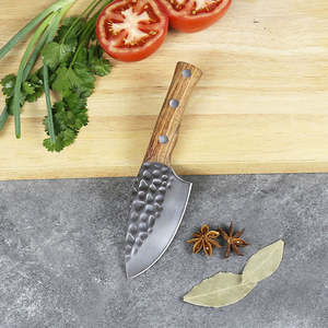 Petit couteau de chasse artisanal forgé pour la viande et le poisson, lame en acier Damas à manche intégral avec étui en cuir - Product Image 4