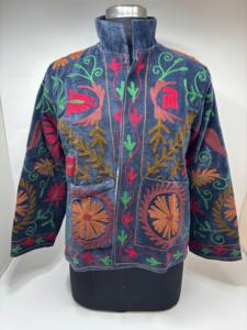 Vestes d'hiver courtes Sujani florales faites à la main avec des appliques artistiques, mode contemporaine élégante, devant 100% coton - Product Image 5