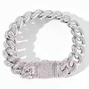 Bracelet en argent sterling Cuban Link avec diamants de laboratoire, maillons épais entrelacés, fermoir rectangulaire, bijoux élégants et luxueux pour femmes - Product Image 3