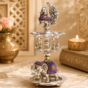 Support de Diya en Métal Poli Argenté, Motif Éléphant et Paon, Artisanat Traditionnel Indien, Pièce Maîtresse d'Autel de Pooja pour Table - Product Image 6