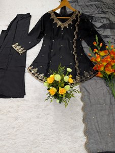 Ensemble Kurti et Palazzo noir brodé de créateur avec dupatta en organza |   Costume ethnique pour femmes, tenue de soirée - Product Image 1