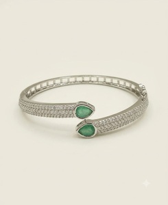 Bracelet en argent plaqué pour femme, forme poire, serti de pierres, style américain, pour réceptions et soirées. - Product Image 1
