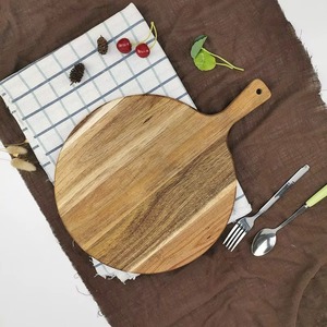 Planche à découper ronde en bois la plus vendue avec poignée, design en bois naturel pour la cuisine - Product Image 4