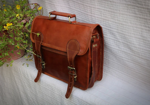 Sac en cuir de chèvre véritable unisexe à bandoulière personnalisé et élégant sac en cuir pour le bureau et le voyage d'affaires - Product Image 3