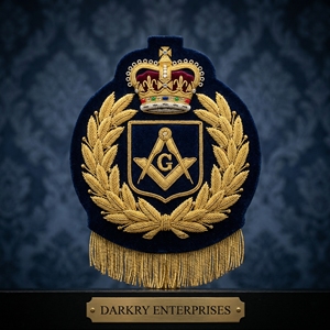 Écusson de blazer en velours brodé sur mesure, fait main, avec fil de lingot d'or, compas carré, badge maçonnique, franges et emblème cérémoniel - Product Image 1