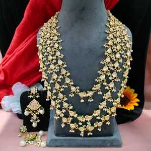 Ensemble de colliers longs Work & Kundan Minimal Pearls Pièce polyvalente pour un usage quotidien et des occasions spéciales - Product Image 1