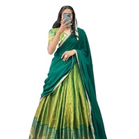 Soie Kanjivaram traditionnelle parfaite avec Georgette dupatta et lehenga choli cousu en vente en ligne