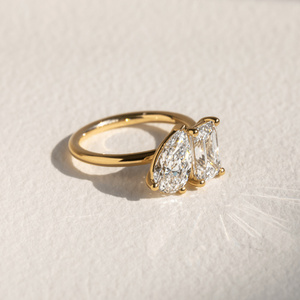 Anillo de Compromiso y Boda de Oro Sólido de 18K/14K/10K y Plata 925 con Diamante Cultivado en Laboratorio Certificado por IGI, Corte Pera Clásico, Esmeralda, Toi Et Moi - Product Image 2