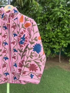 Veste en coton brodée faite à la main de qualité supérieure pour femmes |   Vêtements d'extérieur écologiques, respirants, floraux, mode bohème d'hiver - Product Image 3
