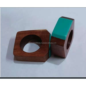 Anneaux de serviette géométriques de luxe dorés en bois pour la décoration de table de mariage, réceptions, fêtes et dîners formels - Product Image 3