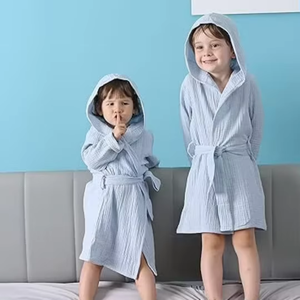 เสื้อคลุมอาบน้ำมีฮู้ดสำหรับเด็ก ผ้าฝ้ายสีพื้น ผ้าขนหนูมีฮู้ดสำหรับเด็กที่เป็นมิตรกับผิวหนัง ผ้าขนหนูแบบสวมใส่ได้ ใช้ในห้องน้ำ - Product Image 4