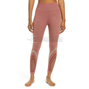 Leggings de yoga à taille élastique, dernière tendance, respirants et à séchage rapide, fabriqués au Pakistan. - Product Image 2