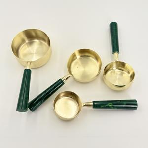 Juego de Tazas Medidoras de Acero Inoxidable con Mango de Resina y Baño de Oro, 4 Piezas, para Repostería y Cocina, al Precio Más Bajo - Product Image 3