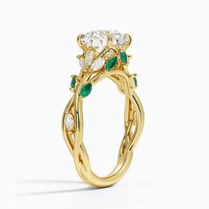 แหวนคลาสสิค ซีเคร็ต การ์เดน แล็บ เอเมอรัลด์และเพชร ประดับด้วยทองคำ 14K สีเหลือง - Product Image 2