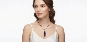 Collier pendentif en améthyste naturelle à double pointe, cristal hexagonal en forme de pilier, enveloppé de fil, énergie de guérison, pierre précieuse de quartz, bijou - Product Image 2