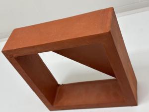 Teja de Arcilla Terracota con Marco Cuadrado y Diseño Geométrico Diagonal para Aplicaciones Arquitectónicas y Decorativas de Interiores - Product Image 1