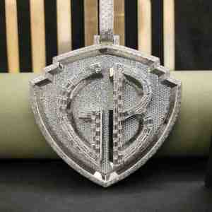 Pendentif Hip Hop personnalisé entièrement serti de diamants Moissanite 63 CT en argent sterling plaqué laiton - Product Image 1