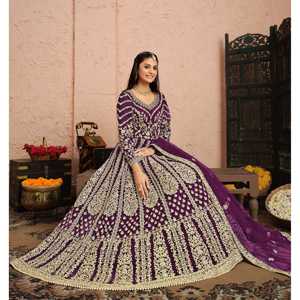 Vestido Anarkali de Diseño Artesanal para Fiestas, Corte en A, Cintura Imperio, Tela de Organza Bordada con Pantalón y Dupatta - Product Image 3