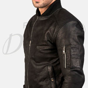Chaqueta Bomber MA-1 de Cuero Genuino Negro Desgastado para Hombre con Bolsillo Utilitario en la Manga y Ribete Acanalado - Product Image 2