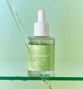 Sérum CICA EXOSOME medicube : Répare la barrière cutanée, hydrate en profondeur, apaise les rougeurs, calme l'inflammation, illumine la texture de la peau - Product Image 4