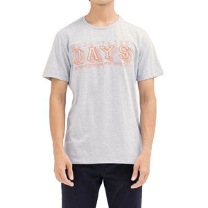 เสื้อยืดแขนสั้นสีเทาสำหรับผู้ชายพร้อมพิมพ์ลายตัวอักษรสีส้มทรงปกติสไตล์ลำลองคอกลมผ้าฝ้ายเจอร์ซีย์ - Product Image 1