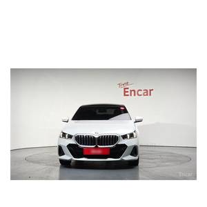 BMW Série 5 520i M Sport 2023, 7 706 km, boîte automatique, sièges en cuir, conduite à gauche, caméra de recul - Product Image 3