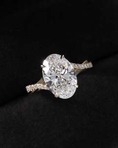 Anillo de Diamantes de Corte Ovalado para Mujer en Oro Amarillo, Diamante de Forma Ovalada con Engaste de Garras, Anillo de Compromiso de Lujo, Regalo de Boda, Joyería Fina - Product Image 1