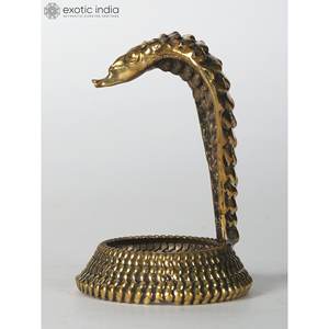 Escultura de serpiente Kundalini elegante de 3 pulgadas en latón pequeño ídolo elegante para decoración del hogar y Templo hecho en La India - Product Image 3
