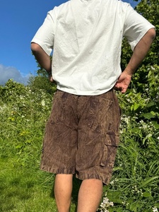 กางเกงขาสั้นคาร์โก้ผู้ชายผ้าฝ้ายปรับแต่งได้ แห้งเร็ว เอวกลาง สวมใส่สบาย เหมาะกับกิจกรรมกลางแจ้งและกีฬา พร้อมลายโลโก้ที่เป็นเอกลักษณ์ - Product Image 2