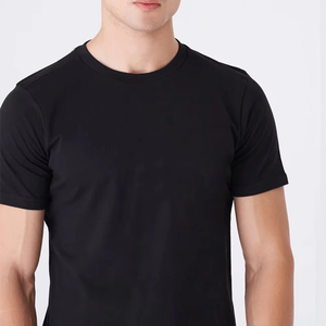 เสื้อยืดผู้ชายทรงเข้ารูปสั่งทำขายส่ง โพลีเอสเตอร์/คอตตอน เป็นมิตรกับสิ่งแวดล้อม แห้งเร็ว น้ำหนักเบา คอกลม ผู้ผลิต OEM - Product Image 3