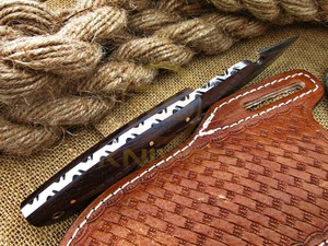 Couteau de chasse artisanal sur mesure, lame en acier Damas de haute qualité, manche en bois naturel, couteau de survie pour le camping - Product Image 3