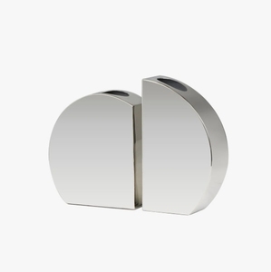 Ensemble de vases modernes en métal argenté demi-cercle - Lot de 2 récipients géométriques contemporains pour la décoration intérieure de luxe - Product Image 3