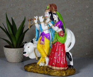 Nirmala Handicrafts - Estatua de Vaca Radha Krishna Hecha a Mano en Resina |   Ídolo Tradicional del Dios Hindú, Decoración Espiritual para Mesa de Oficina u Hogar - Product Image 4