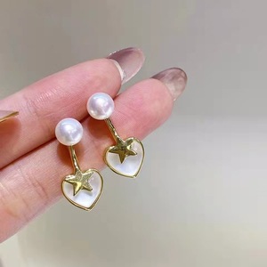 ต่างหูมุกน้ำจืดทรงหัวใจ ดีไซน์เรียบหรู ใช้ได้หลากหลาย พร้อมเข็มเงินแท้ 7-8 ชั้น - Product Image 2