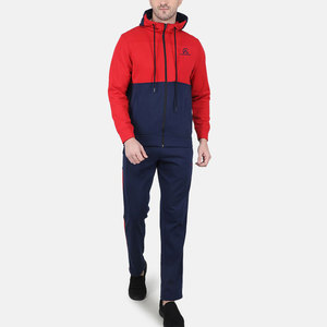 Ensemble de survêtement confortable pour homme avec un design tendance et une coupe extensible, parfait pour se détendre toute la journée - Product Image 1