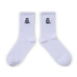 Calcetines Bordados - No Bad Vibes Calcetines Unisex de Algodón con Bordado en Negro - Frases Motivadoras e Inspiradoras - Product Image 1