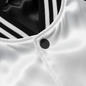 Veste de sport en satin unisexe personnalisée de qualité supérieure |   Blouson de baseball à manches raglan noir et blanc de haute qualité |   Veste de style universitaire rétro - Product Image 3
