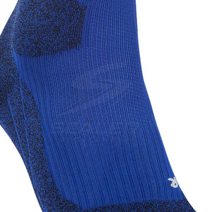 Chaussettes de sport hautement élastiques conçues pour l'entraînement en salle de sport, la course à pied et un confort amélioré lors de la tenue prolongée. - Product Image 4