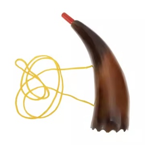 Sifflet artisanal en corne de buffle naturelle avec cordon pour enfants, idéal pour les fêtes et les souvenirs de carnaval - Product Image 2
