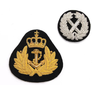 Couronne dorée brodée à la main de haute qualité, motif 3D en relief, badge de luxe pour chapeaux et vêtements - Product Image 3