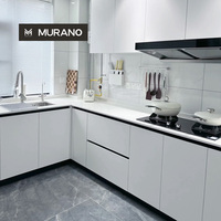 Armoires de cuisine modulaires sans poignées, finition miroir, style moderne minimaliste, haute brillance