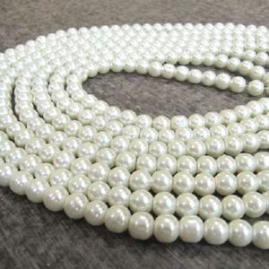 Chaîne de perles de cristal blanches de 8 mm, 8 pouces de long - Product Image 1