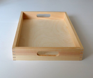 Plateau de service rectangulaire Art Déco moderne en bois d'acacia avec poignée Lavie Creations - Taille personnalisée, compatible lave-vaisselle, portable pour la cuisine - Product Image 4