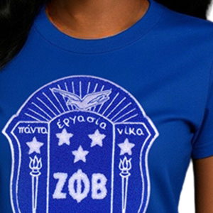 เสื้อยืดผ้าฝ้ายสีน้ำเงินแขนสั้นสำหรับผู้หญิง Zeta Phi Beta Chenille Crest ทรงปกติ สวมใส่สบาย คอกลม ประดับลูกปัด ลายดิจิตอล 1920 - Product Image 6