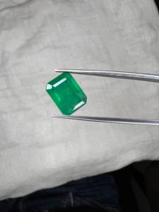 Émeraude octogonale naturelle de 4,91 carats, vert feuille riche, pierre précieuse non montée, provenant de Zambie - Product Image 3