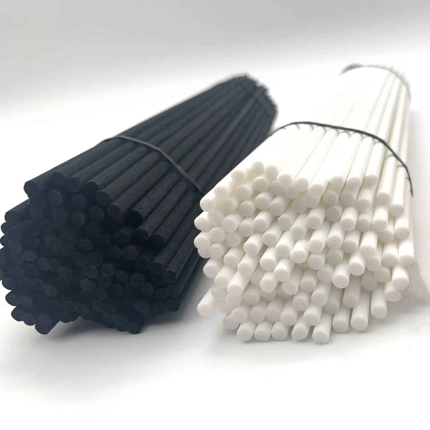 Palos de fibra de ratán, difusor de caña de fibra, blanco y negro, venta al por mayor, de fábrica, muestra gratis